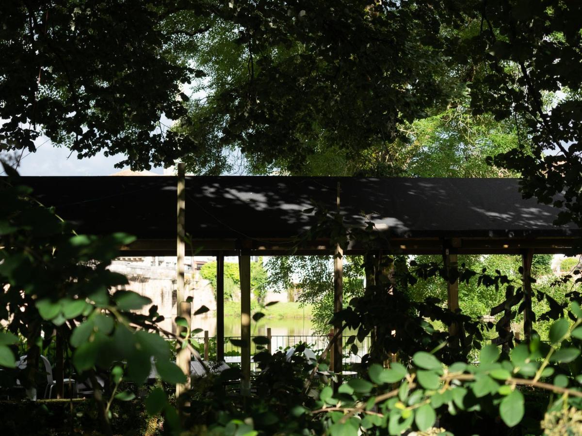 Pont Vieux Chambres Et Gites Confolens Exterior foto